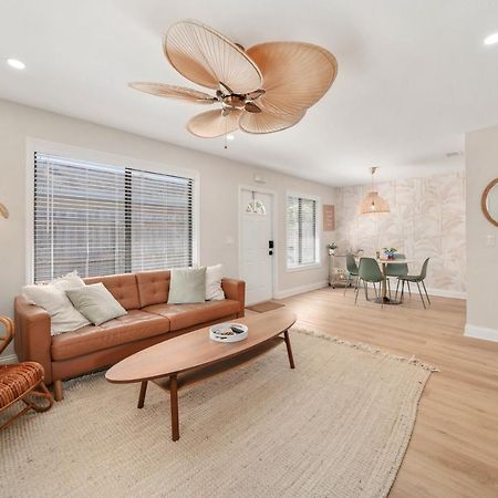 Luxury Villa 3 Blocks From The Beach With A Pool, Fire Pit And Outdoor Oasis ケープ・カナベラル エクステリア 写真