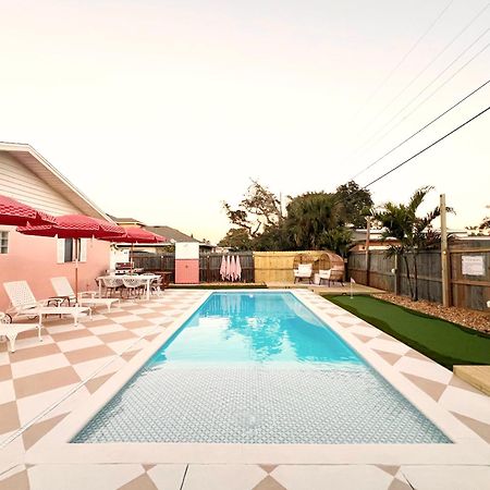 Luxury Villa 3 Blocks From The Beach With A Pool, Fire Pit And Outdoor Oasis ケープ・カナベラル エクステリア 写真