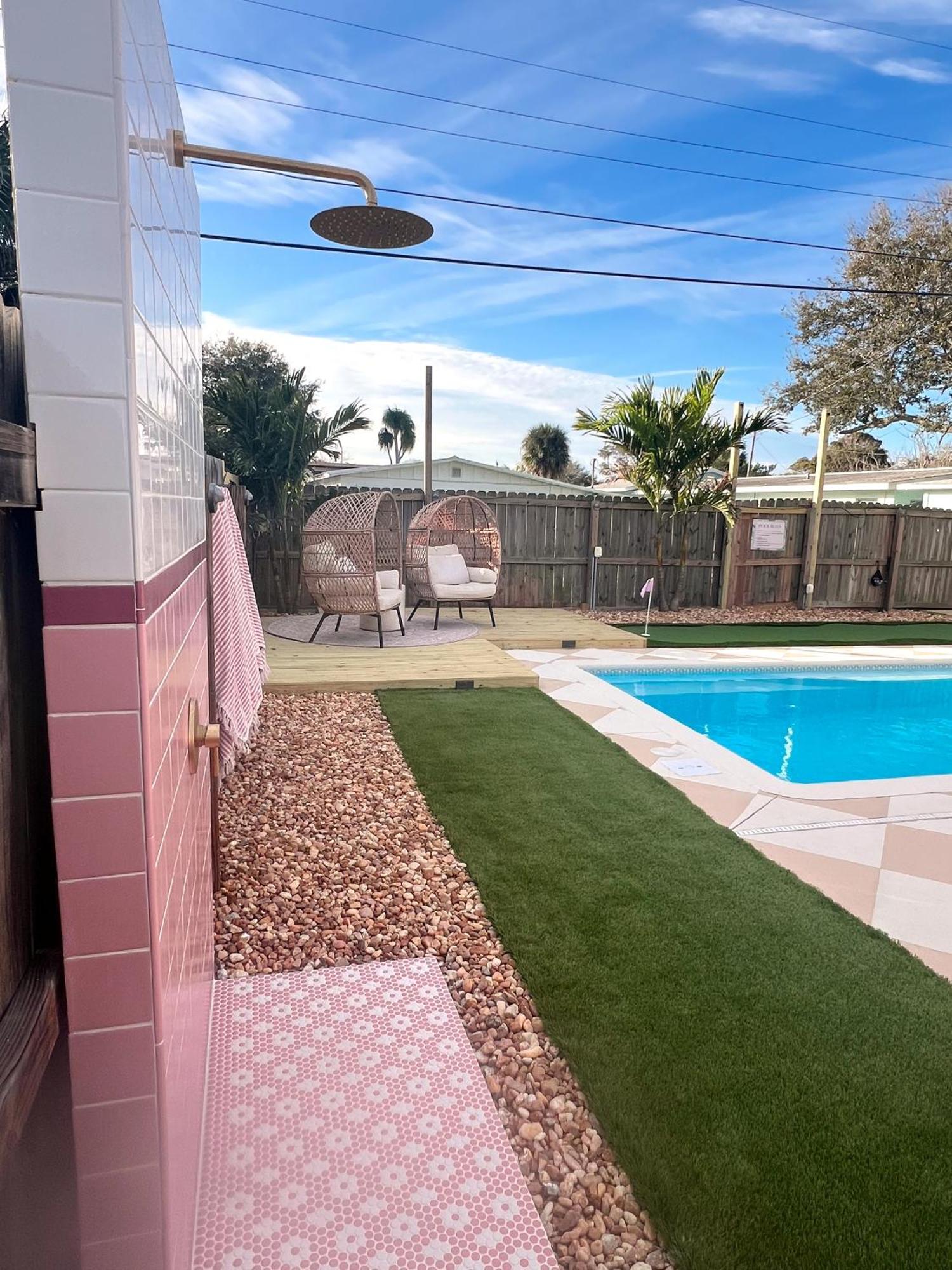 Luxury Villa 3 Blocks From The Beach With A Pool, Fire Pit And Outdoor Oasis ケープ・カナベラル エクステリア 写真