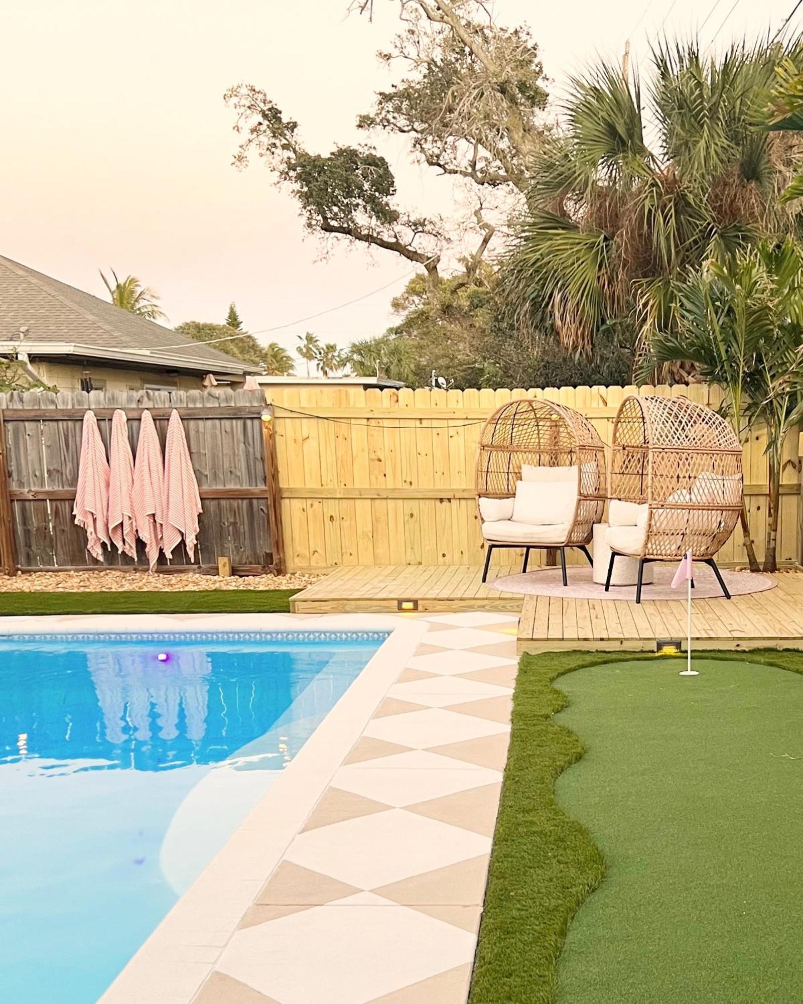 Luxury Villa 3 Blocks From The Beach With A Pool, Fire Pit And Outdoor Oasis ケープ・カナベラル エクステリア 写真